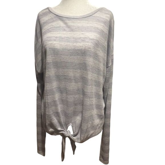 NWOT woman after market size large‎ long sleeves top with tie front - Picture 1 of 7